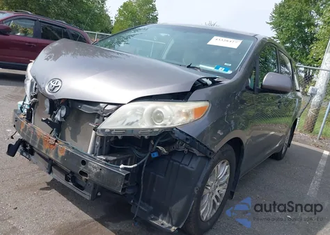 2012 Toyota Sienna Xle V6 8 Passenger из США, поврежденный, VIN 5TDYK3DC1CS271668